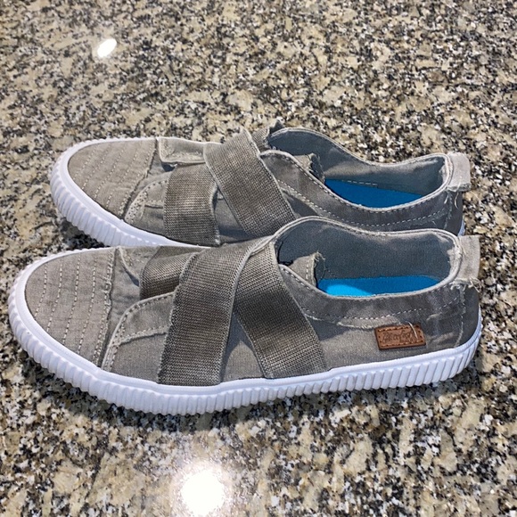 Blowfish Sneakers size *FITS LIKE A 9* - Picture 4 of 6